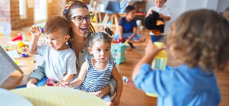 Ein Beruf für die Zukunft – KindergartenassistentIn und HortassistentIn werden